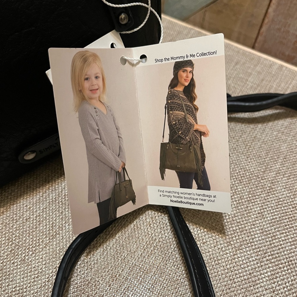 Black Fringe Women's Bag - Picture 6 of 6